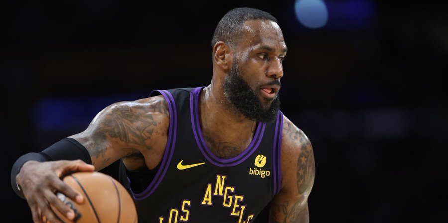 LeBron makes history with 20th All-Star pick