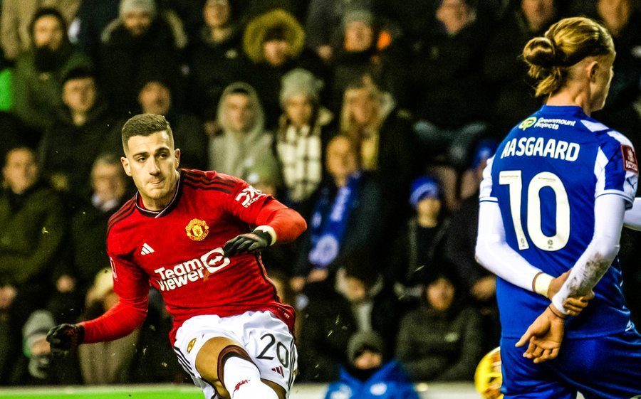 Man Utd eliminate Wigan from FA Cup after 2-0 at DW Stadium