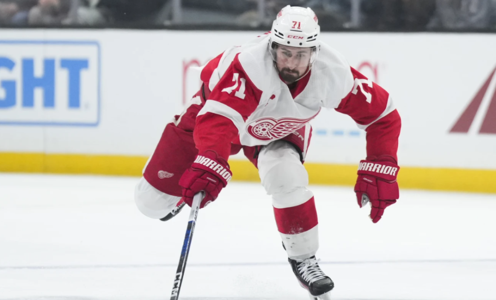 Red Wings defeat Kings 4-3 in shootout, Fabbri scores two