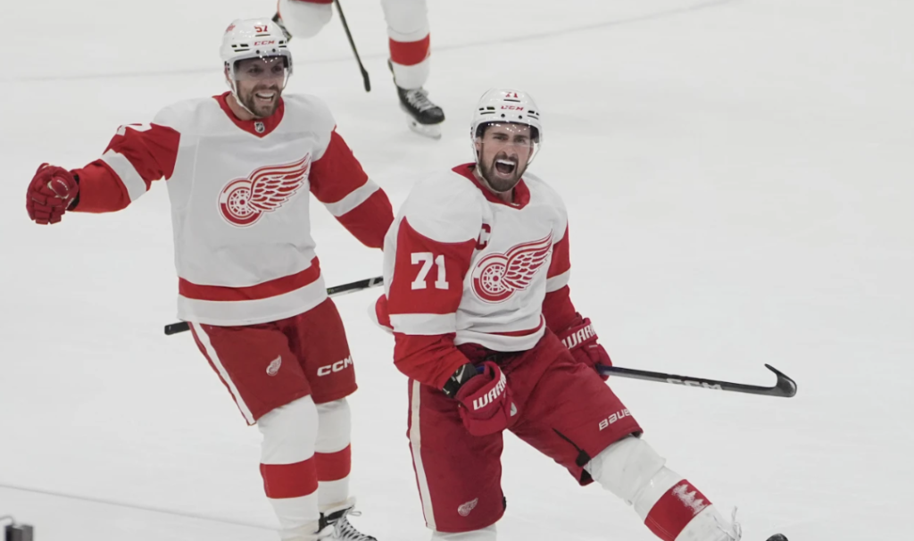 Larkin boosts Red Wings with power-play goal to beat Panthers 3-2
