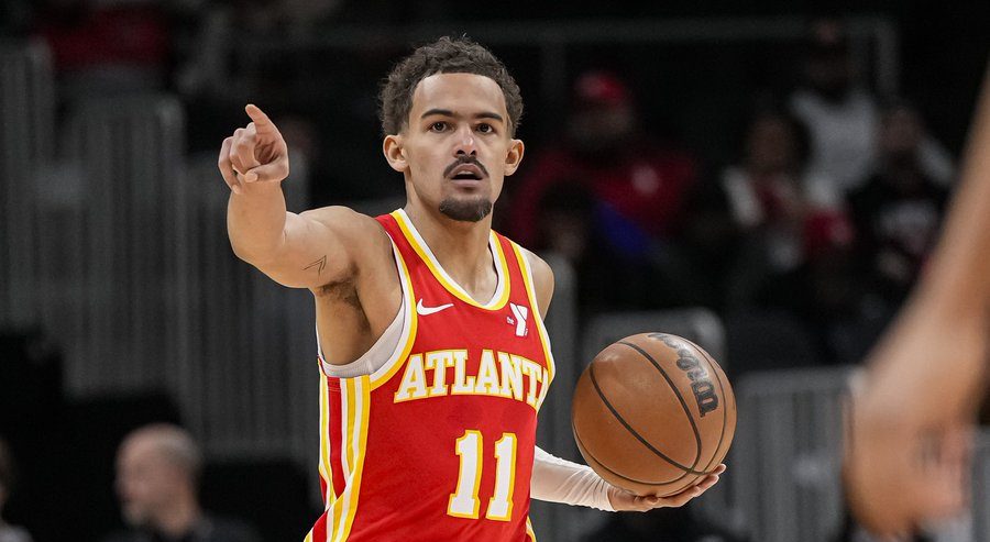 Young leads Hawks to beat Suns with 32 points and 15 assists