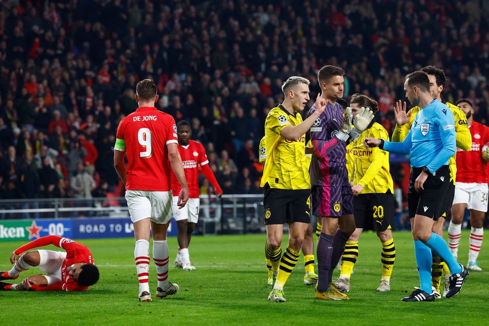 Dortmund fuming over controversial PSV penalty in Champions League 6
