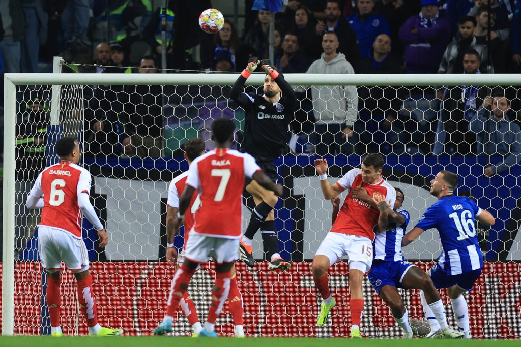 Last-gasp goal gives Porto 1-0 advantage versus Arsenal 3