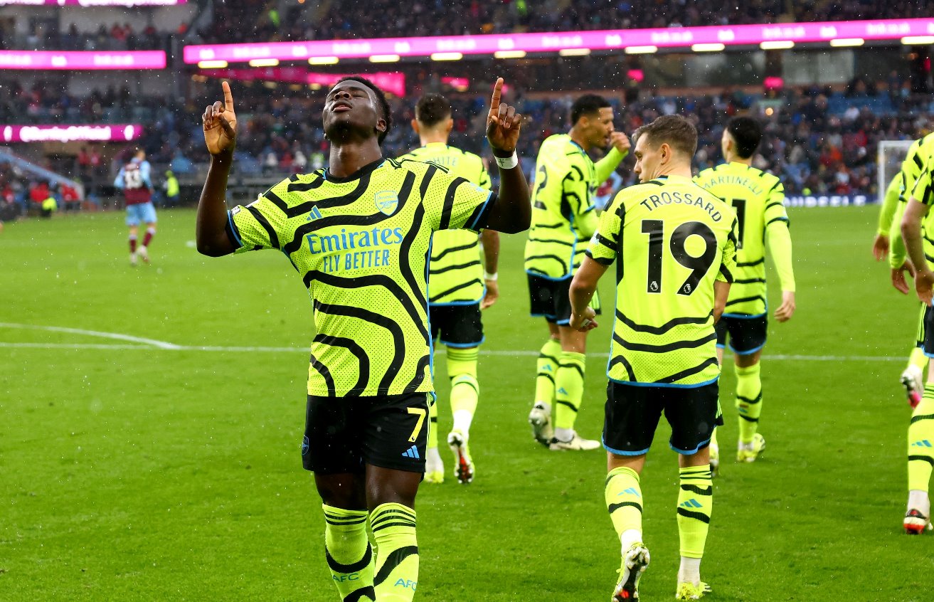 Ruthless Arsenal demolishes Burnley 5-0