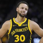 Curry scores 3-pointer with 1 second left, Golden State beat Phoenix