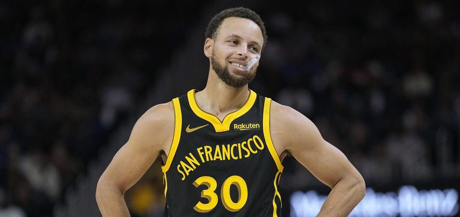 Curry scores 3-pointer with 1 second left, Golden State beat Phoenix