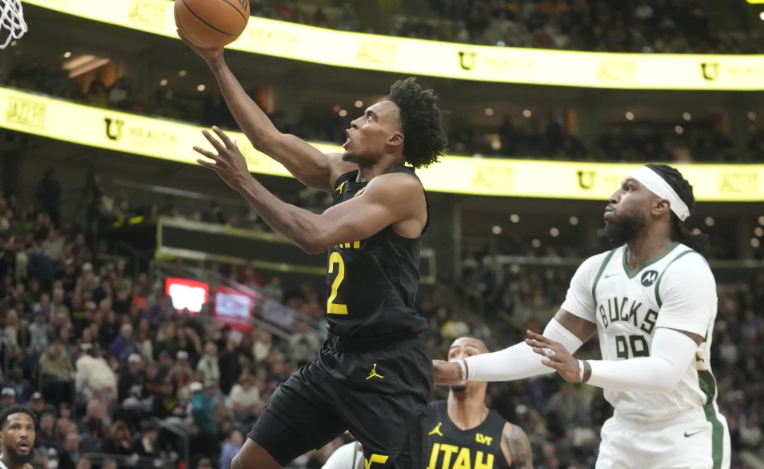 Jazz explodes in fourth quarter to beat Bucks 123-108