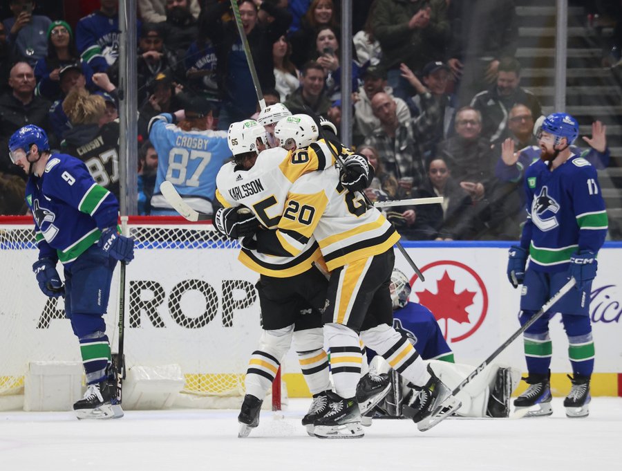 Karlsson notches in OT for Penguins 4-3 win vs. Canucks 6