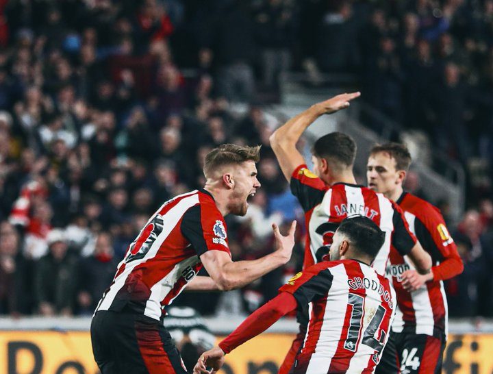 Brentford and Man United draw 1-1 in London after late drama