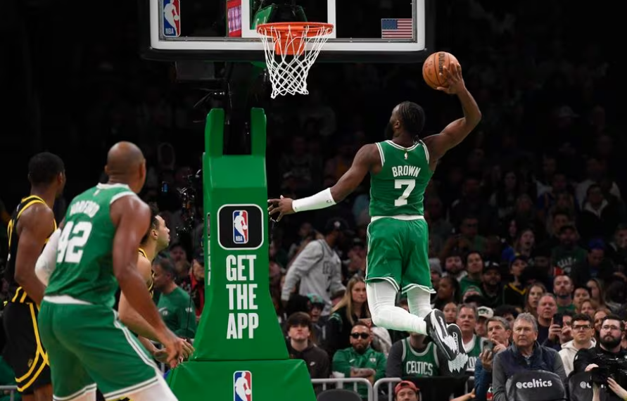 Celtics reach 11 straight win, demolishing Warriors 140-88