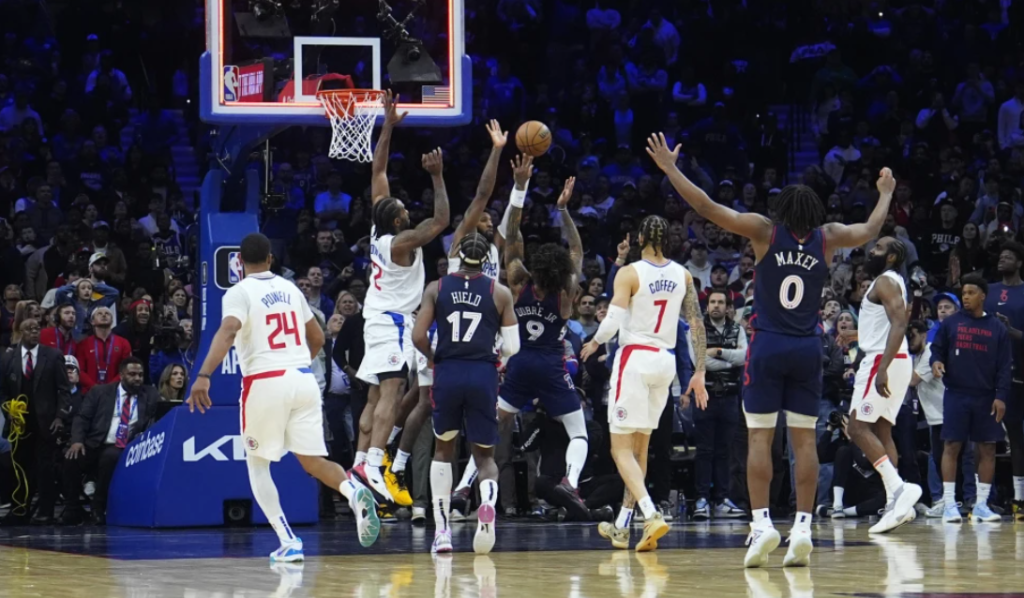Officials admit mistake on final play of Clippers win over 76ers 1