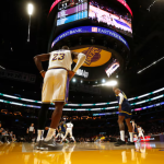 Curry’s 31 leads Warriors to 128-121 win over Lakers