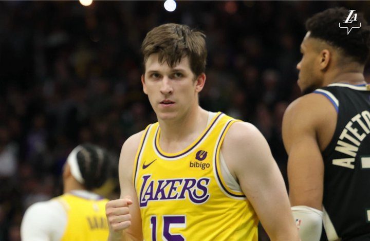 Lakers overcome 19-point deficit to beat Bucks after double OT 16