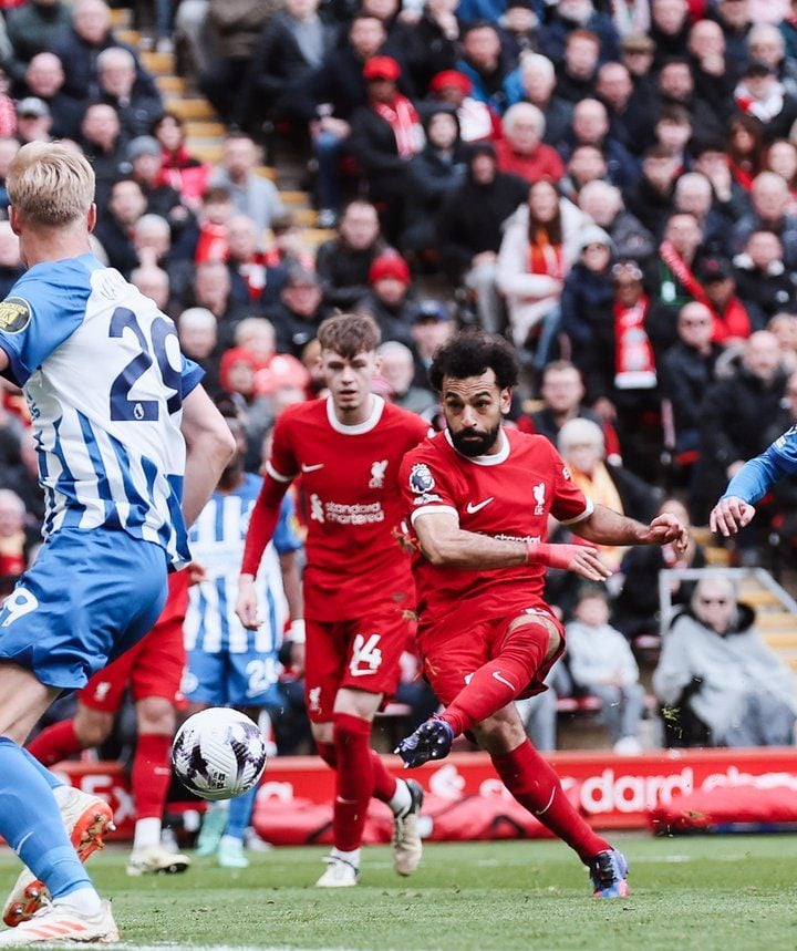 Liverpool with a comeback 2-1 win vs. Brighton to top EPL