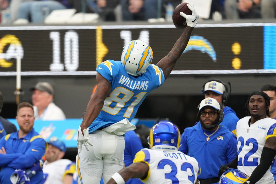 Chargers cut Williams, save 20 million dollars on salary cap