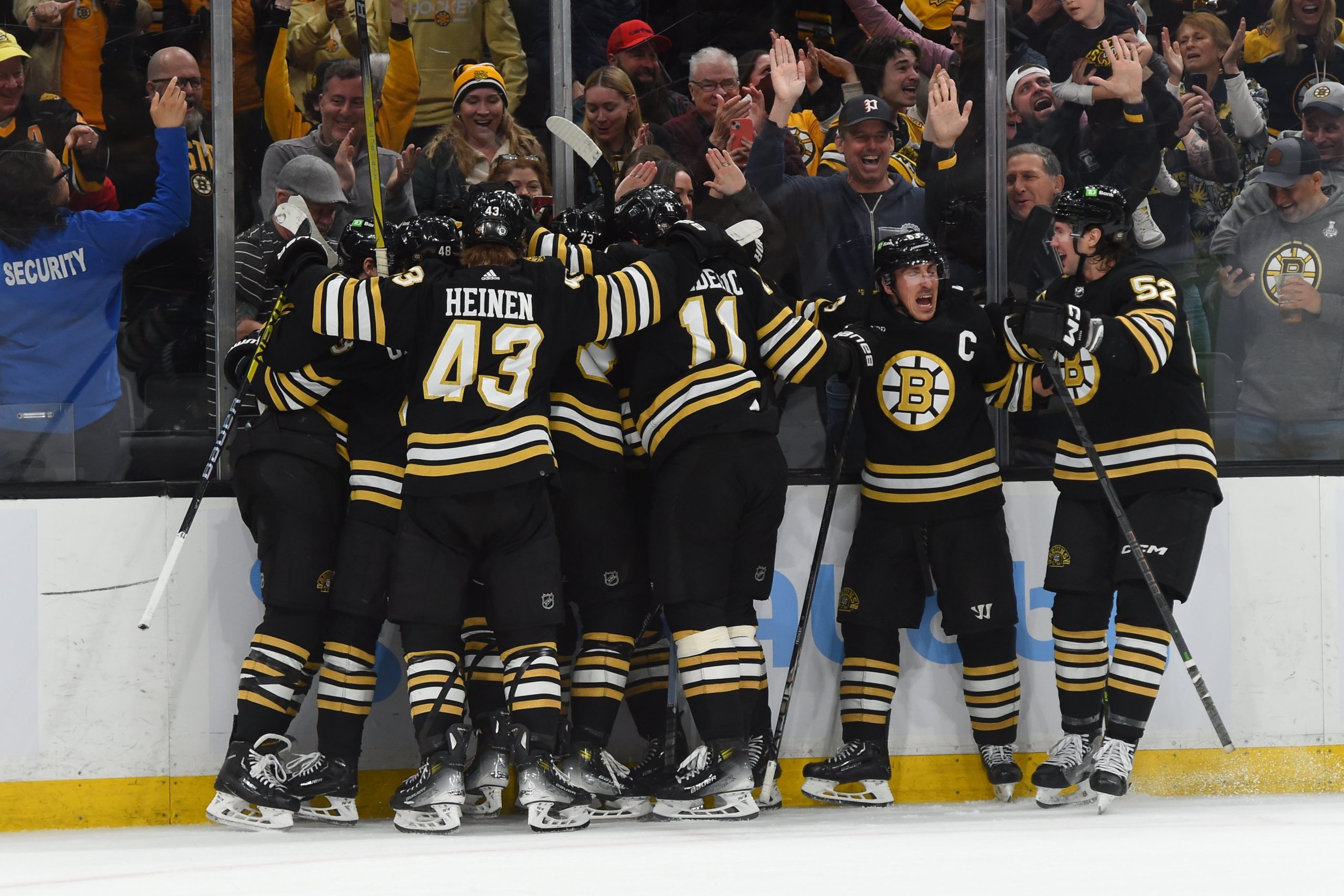 Boqvist notches in OT to lead Bruins to 3-2 win vs. Panthers 21