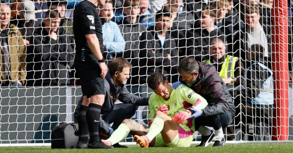 Guardiola worried about Ederson after Nottingham injury 5