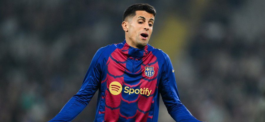 Cancelo reveals people sent death wishes after Barca's defeat 8