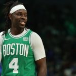 Holiday inks 4-year, 135 million dollar extension with Celtics