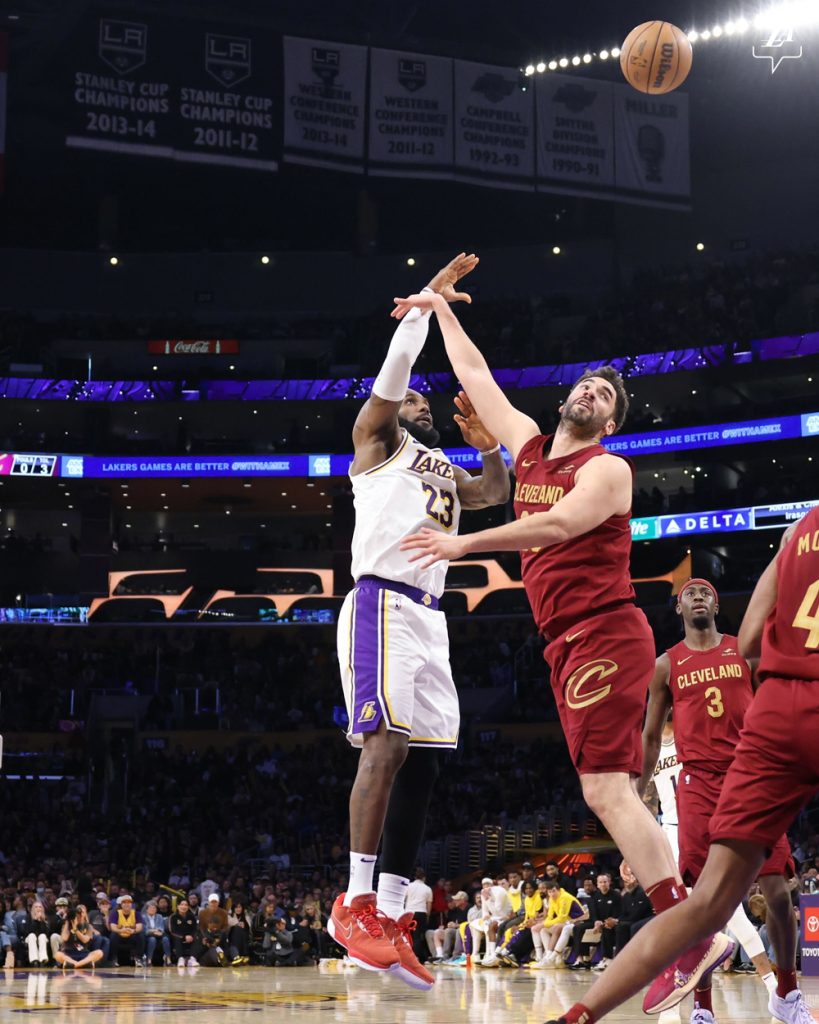 Lakers win 4th consecutive match as they defeat Cavs 116-97