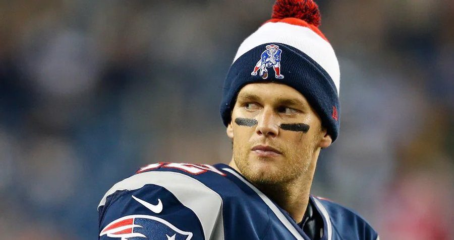 Brady doesn’t rule out a late-campaign NFL return 1