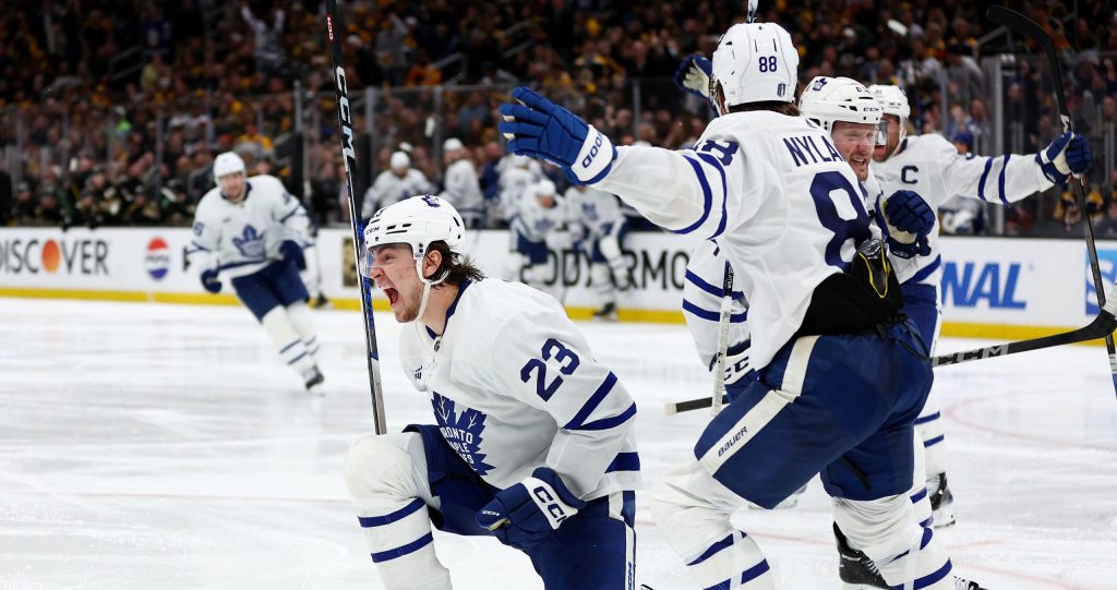 Knies notches in OT to lead Maple Leafs to 2-1 win vs. Bruins 3