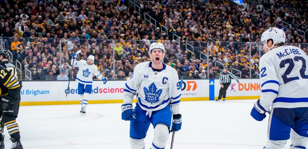 Maple Leafs defeat Bruins 3-2 to even series at 1 match apiece
