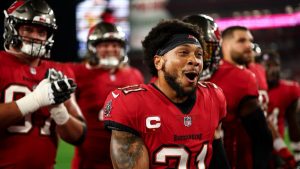 Winfield agrees to 4-year, over 81 million dollar deal with Bucs 9