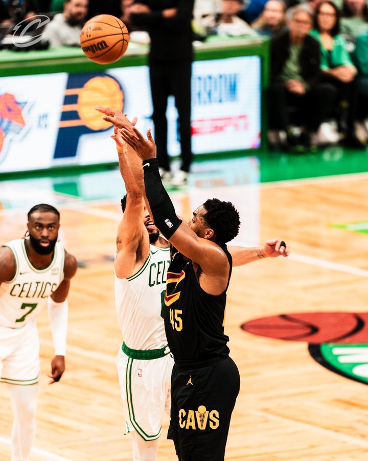 Mitchell notches 29 as Cavs trash Celtics 118-94 to tie series 2