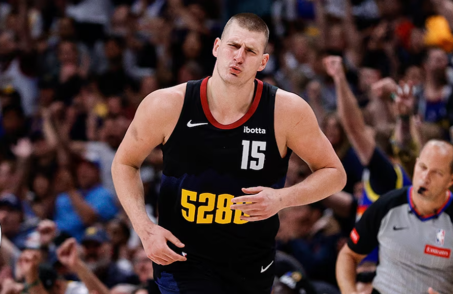 Jokic shows MVP credentials with 40 points, leads Nuggets over Wolves 8
