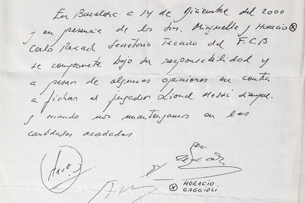 The napkin with Messi's first Barcelona contract is up for auction 4