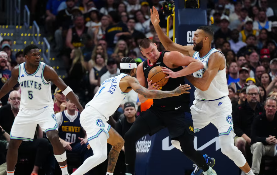 Timberwolves come from 20 points down to oust Nuggets in Game 7 3