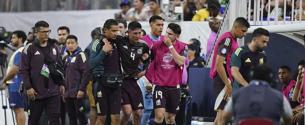 Mexico captain Edson suffers injury in Copa America opener 2