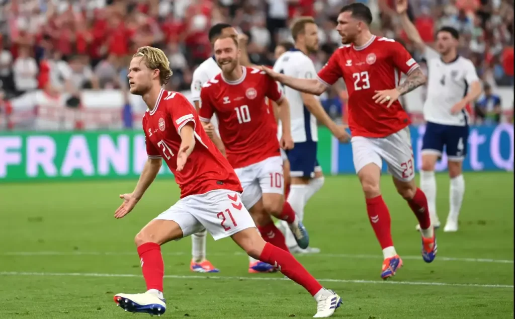 Hjulmand stunner brings Denmark to 1-1 England draw 3