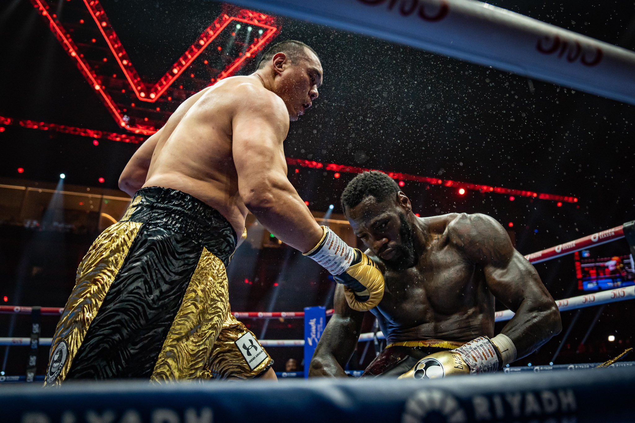 Zhang beats Wilder after vicious 5th-round TKO