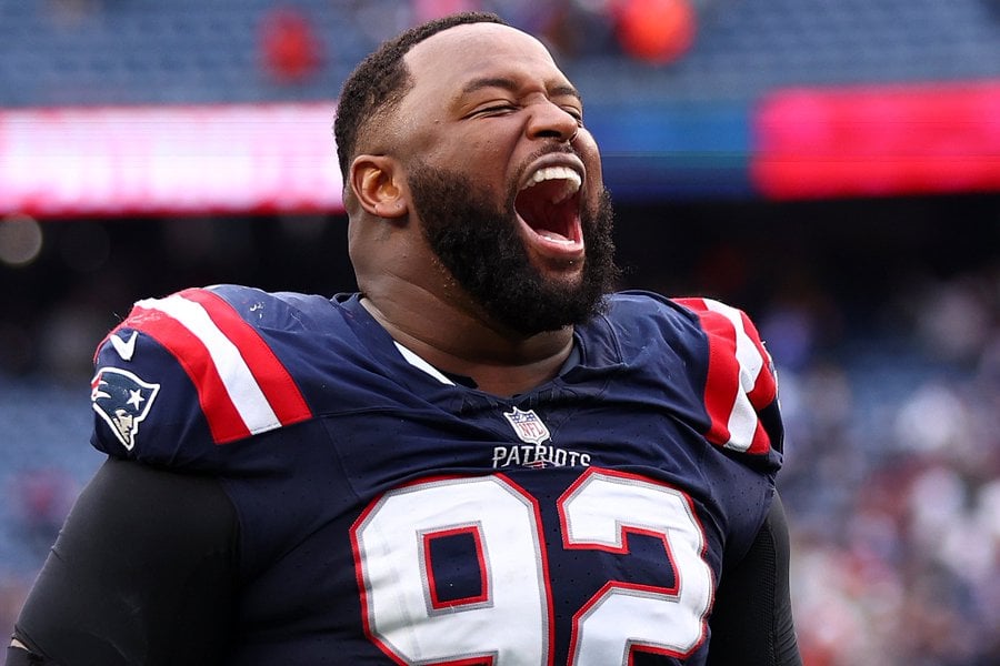 Godchaux agrees 2-year extension with the Patriots