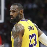 LeBron James signs 2-year $104 million deal with Lakers