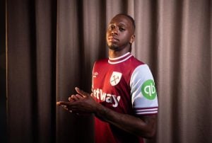 West Ham announce Wan-Bissaka's transfer from Man United 10