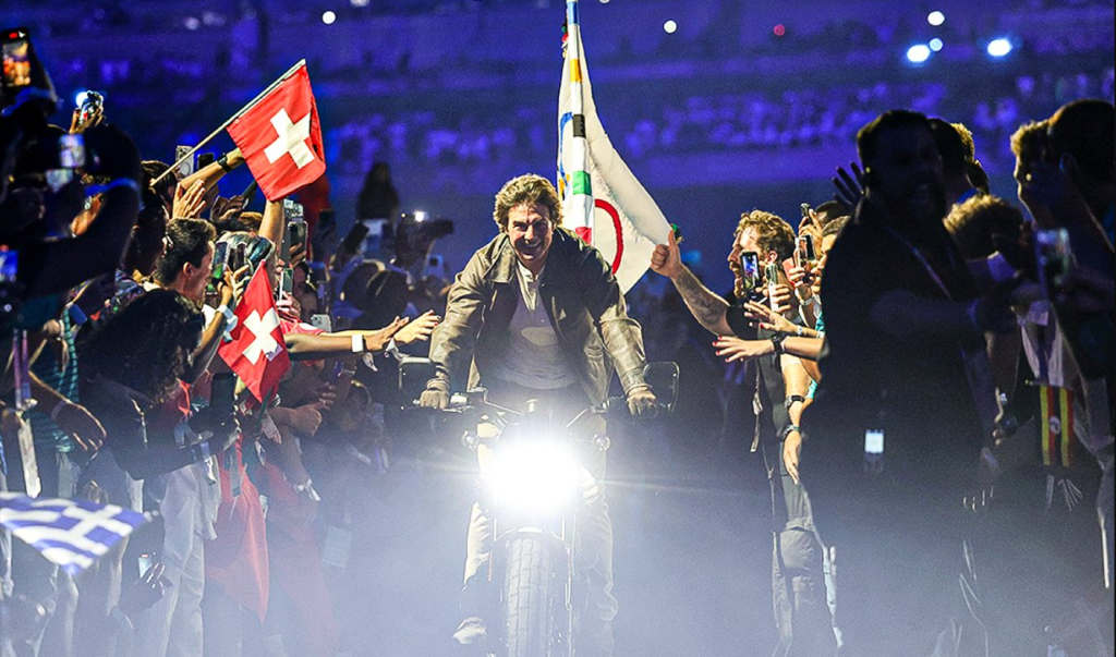 tom cruise paris ceremony