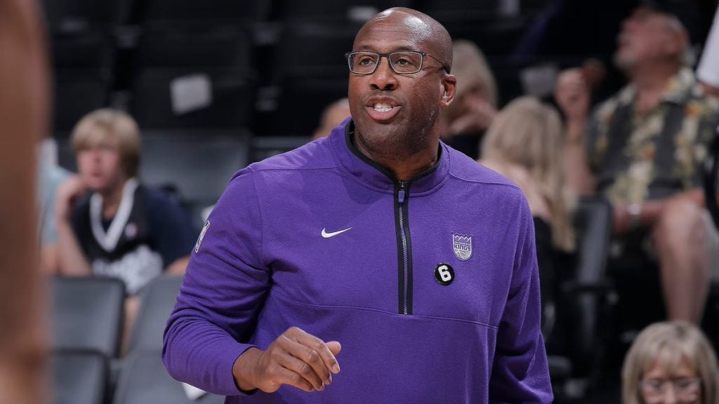 Sacramento dismisses head coach Mike Brown