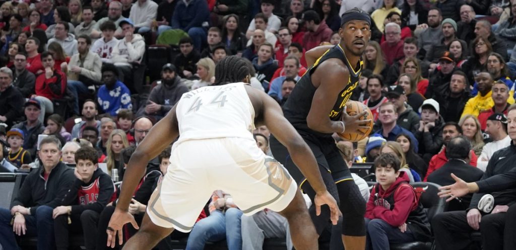 Butler notches 25 points in his Warriors debut in rout of Bulls