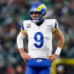 Stafford agrees to restructured contract to remain with Rams