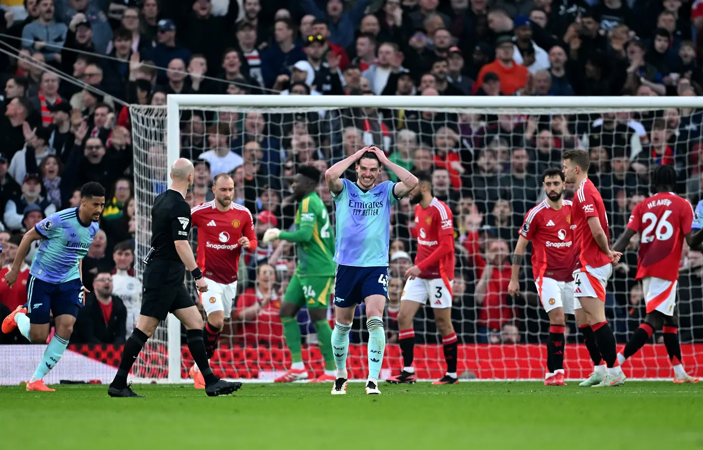 Man Utd and Arsenal draw 1-1 at Old Trafford after fantastic 2nd half