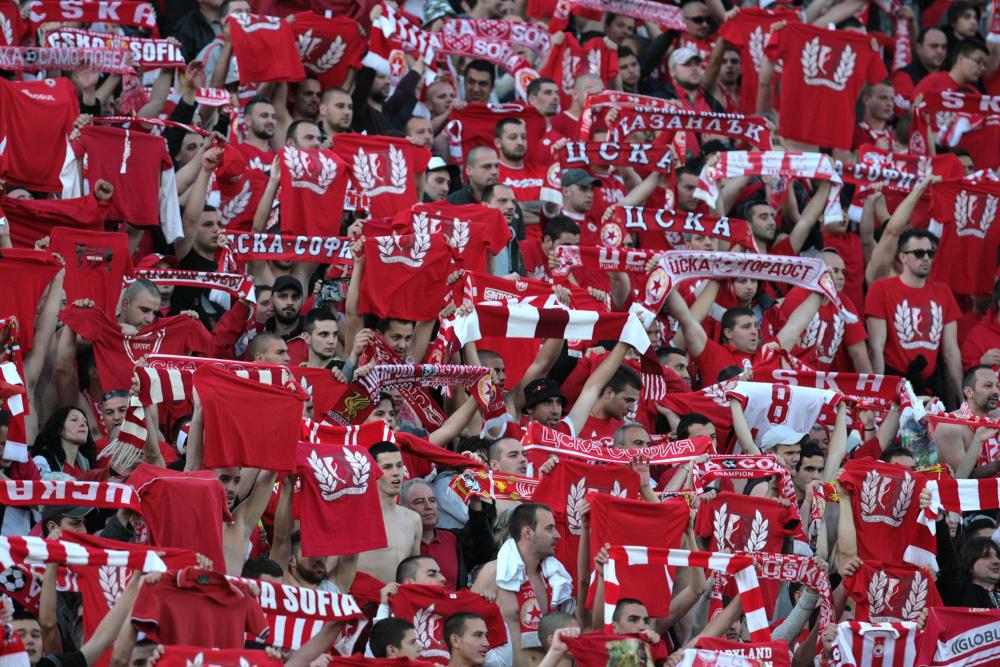 Феновете на ЦСКА пълнят стадиона за първия мач с Локомотив