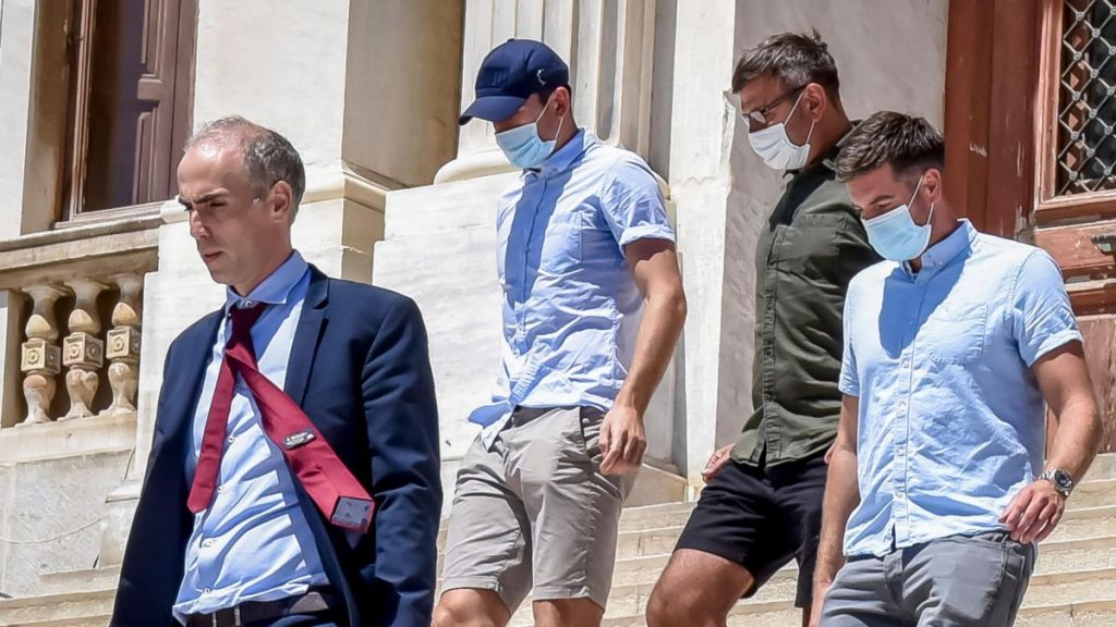 Гръцкият съд обяви Хари Магуайър за виновен по три обвинения