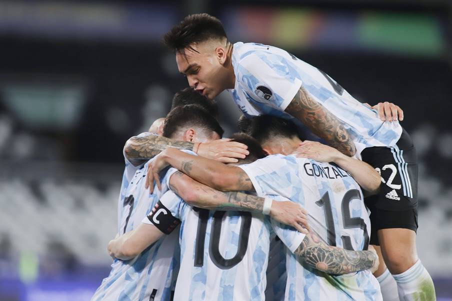 Аржентина изтръгна победа срещу Уругвай на Копа Америка
