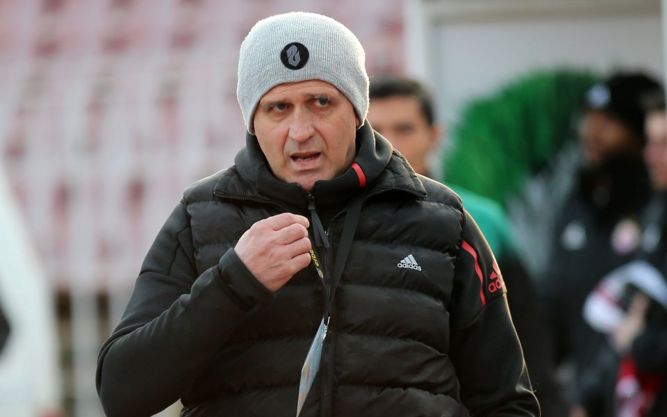 Футболисти в ЦСКА са причина за уволнението на Акрапович?
