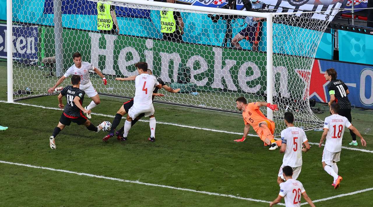 Испания надви Хърватия след луда драма с осем гола (ВИДЕО) 3
