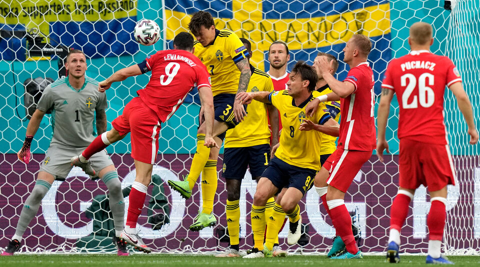 Швеция завърши на върха в Група Е след победа над Полша 1