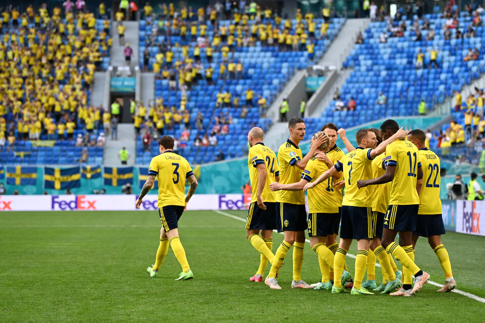 Швеция завърши на върха в Група Е след победа над Полша